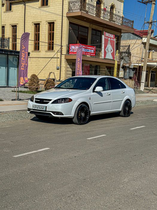 R17 Rolls Roys diska universal xama moshinaga tushadi