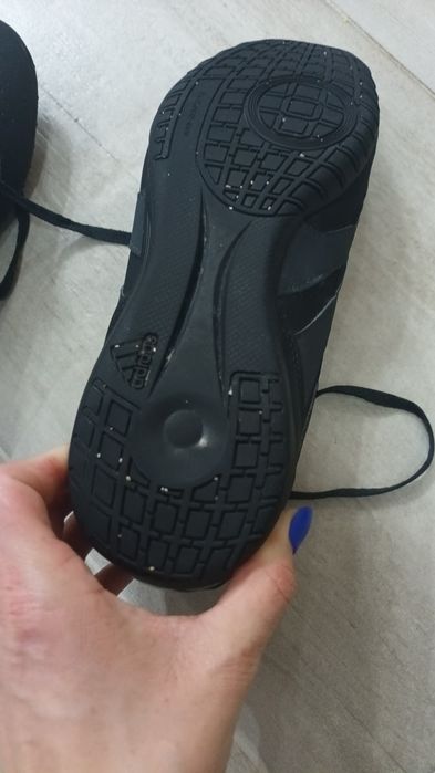 Спортни обувки Adidas Predator