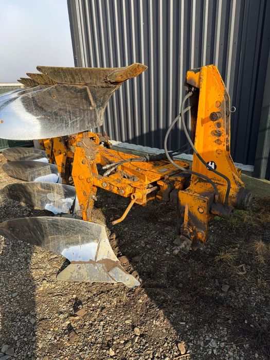 Vând plug huard qr 465 3+1