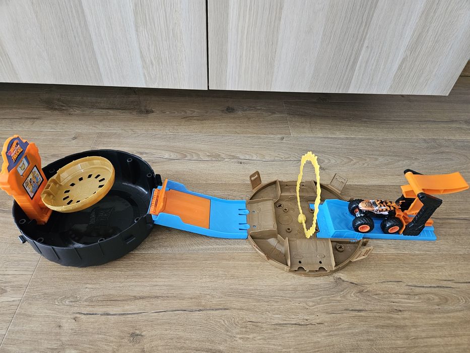 Писта Hot Wheels Monster Trucks