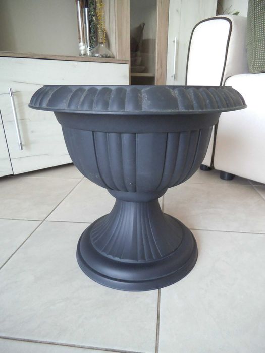 Саксии - керамични, пластмасови