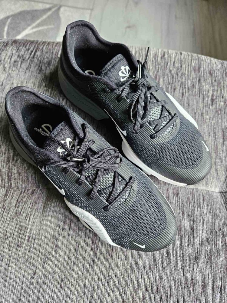 Маратонки nike zoom superrep