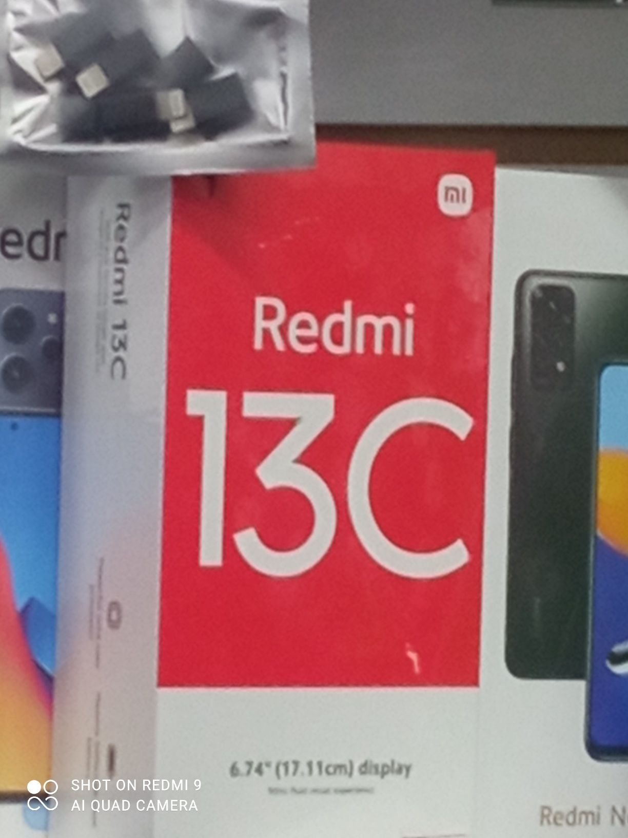 Редми 13 C гарантия нету