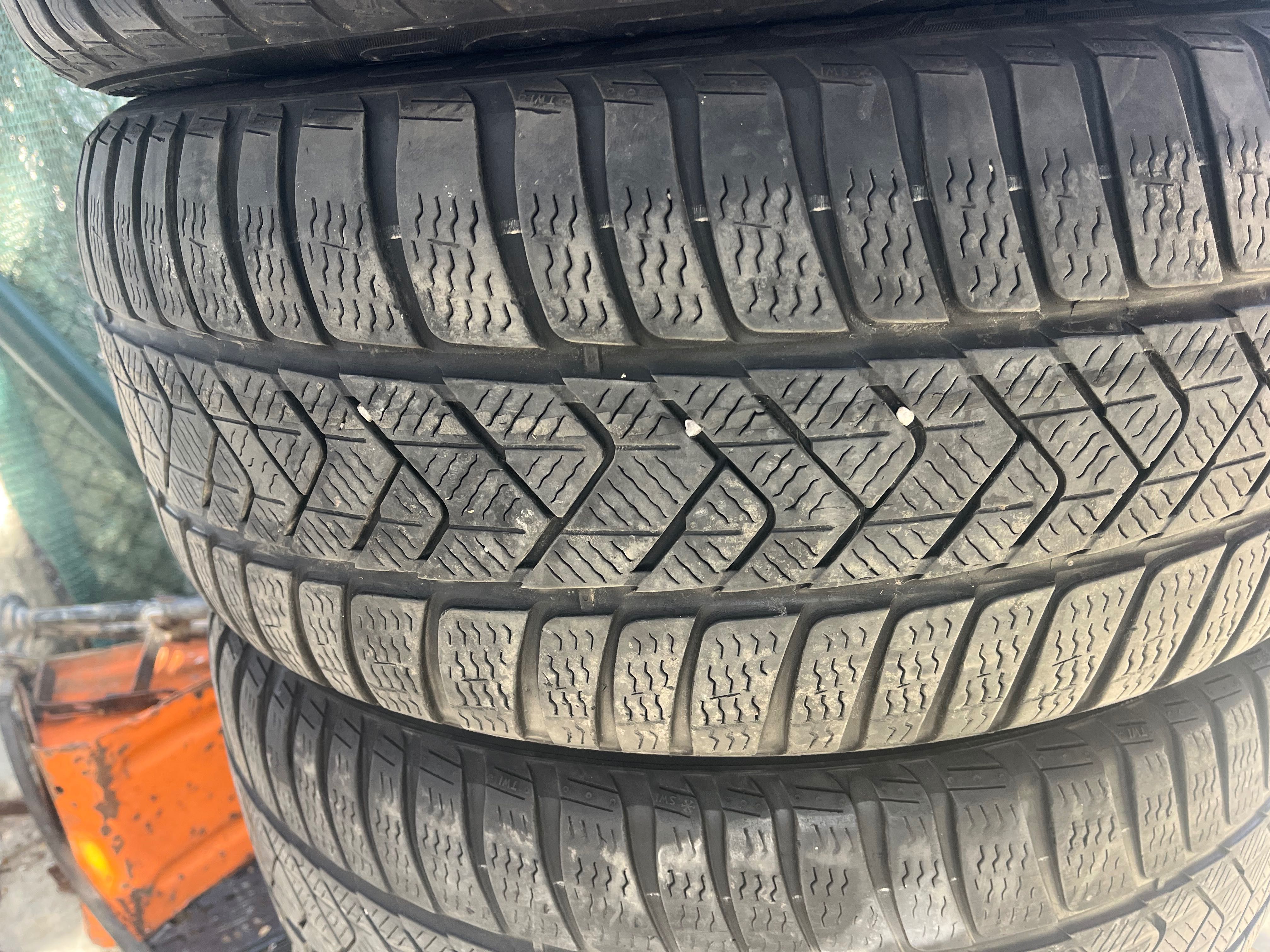 Гуми Pirelli Sottozero 3