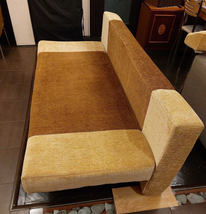 Vand canapea extensibila cu lada de depozitare, 4 perne si 2 toppere