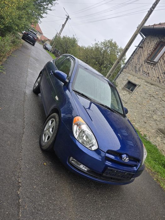 Vând Hyundai Accent an  2006 cu 80000 km reali