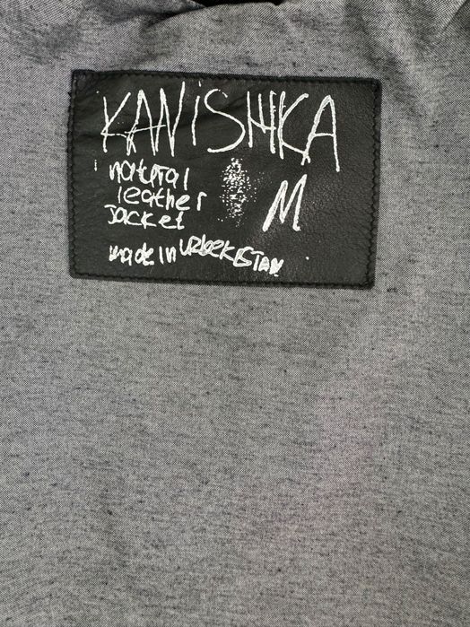 Продаю кожаную куртку размер М