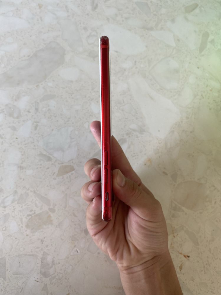 Iphone 7 zapchas sotiladi usta 250 minga tuzatb beradi joyi 128gb