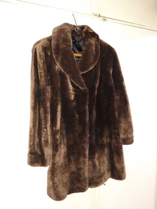 Vand haina de blana stare exceptionala