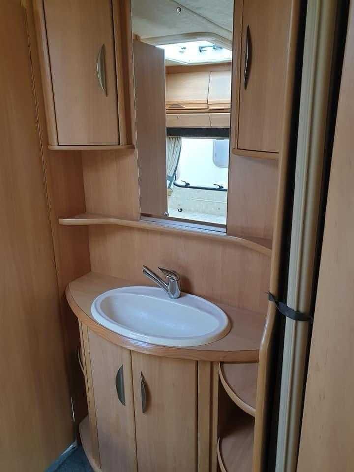 Продавам каравана с навес на къмпинг ,,ЗЛАТНА РИБКА,,