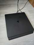 PlayStation 4 Slim 1 ТВ + 1 джойстик + игри | Перфектно състояние

игр