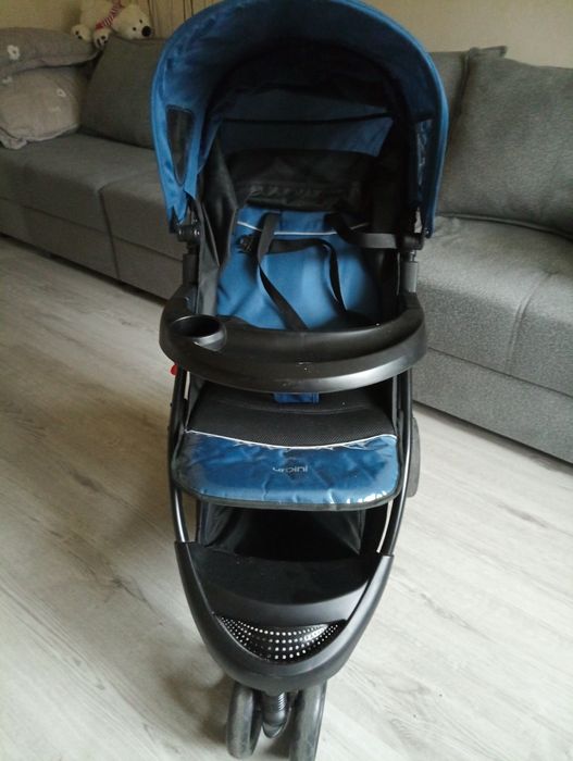 Детская прогулочная коляска