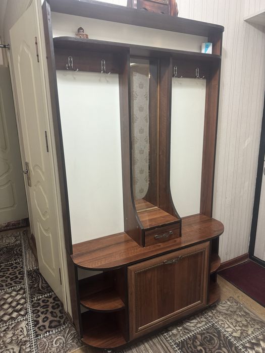 Мебель для прихожей.