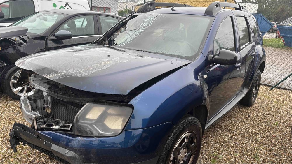 На части DACIA DUSTER 1.6i бензин 2017 година като нова много запазен