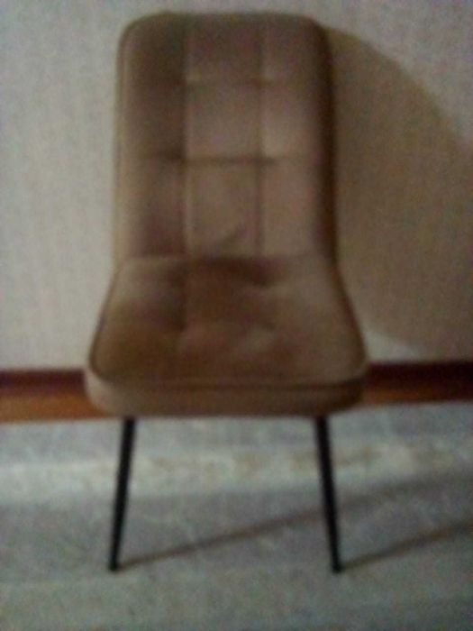 Продам стулья в гостиную и кухню