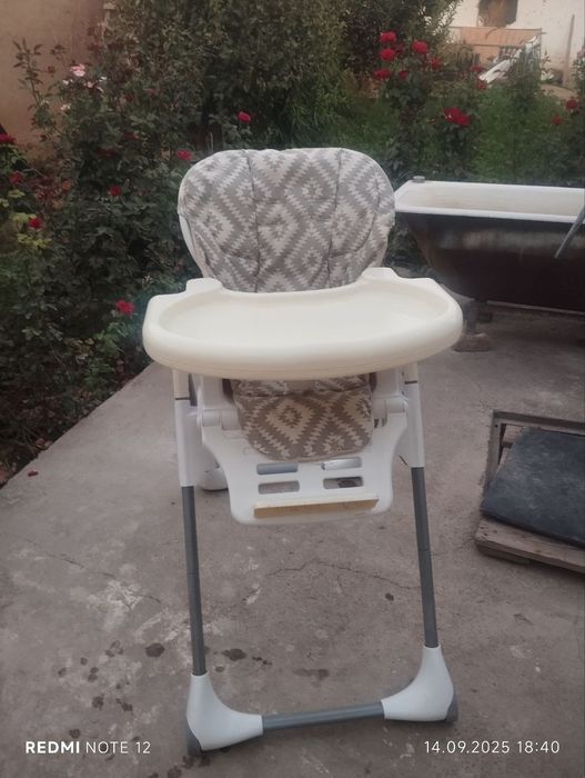 Bolalar ovqatlanish stuli