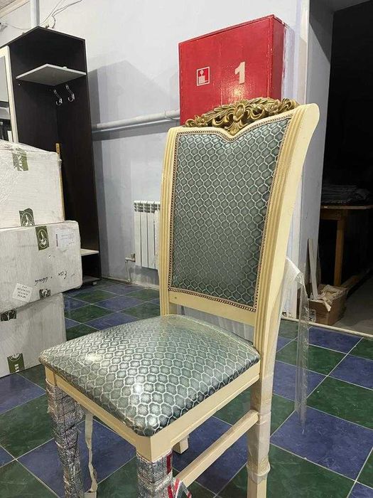 Стул для гостиной