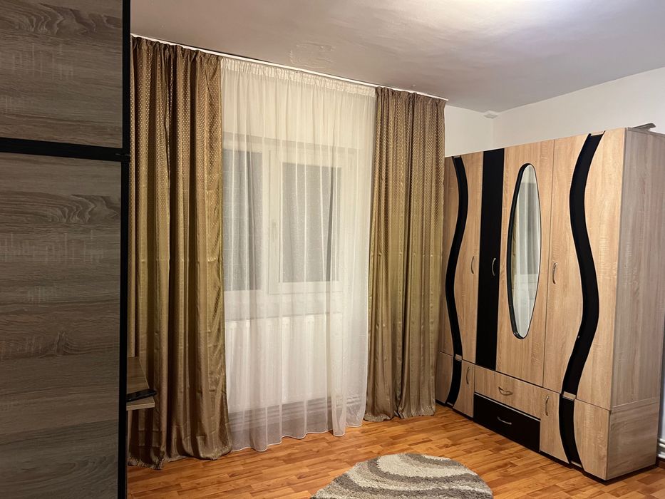 Persoana fizica, închiriez  garsonieră zona Sala Sporturilor