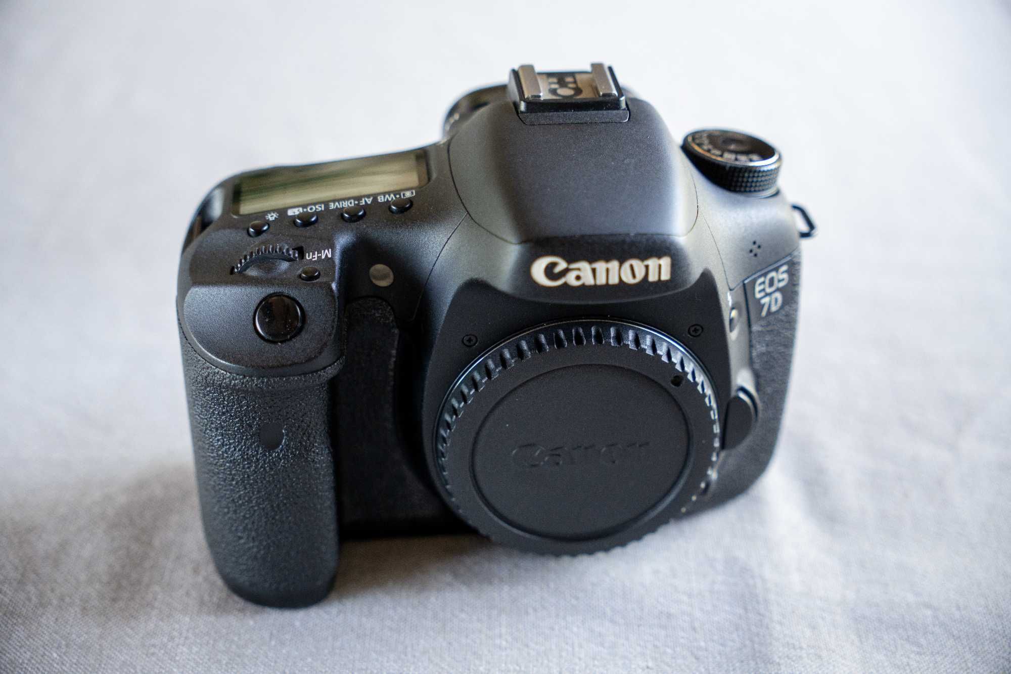 Продавам Canon EOS 7D