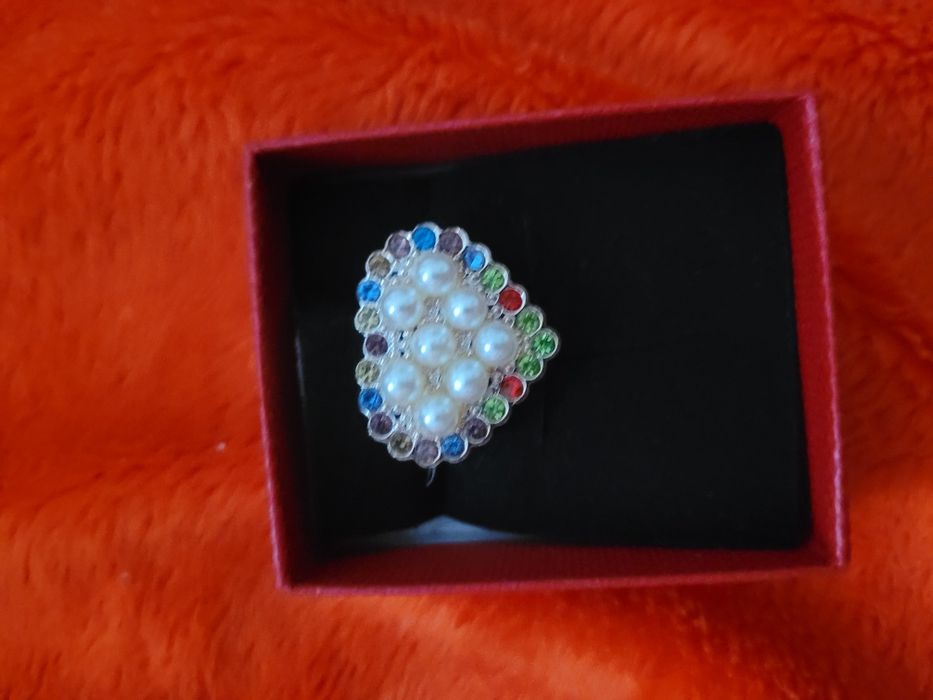 Mărțișoare cu diamante