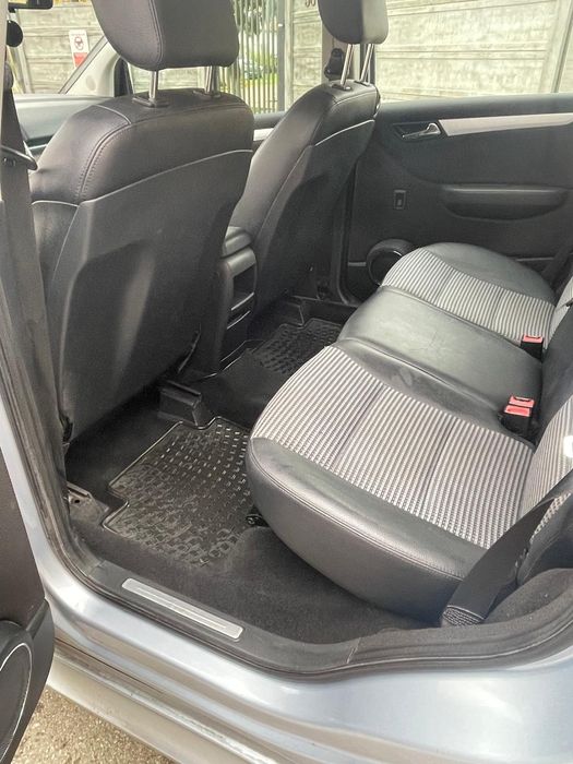 Vând Mercedes Benz clasa B