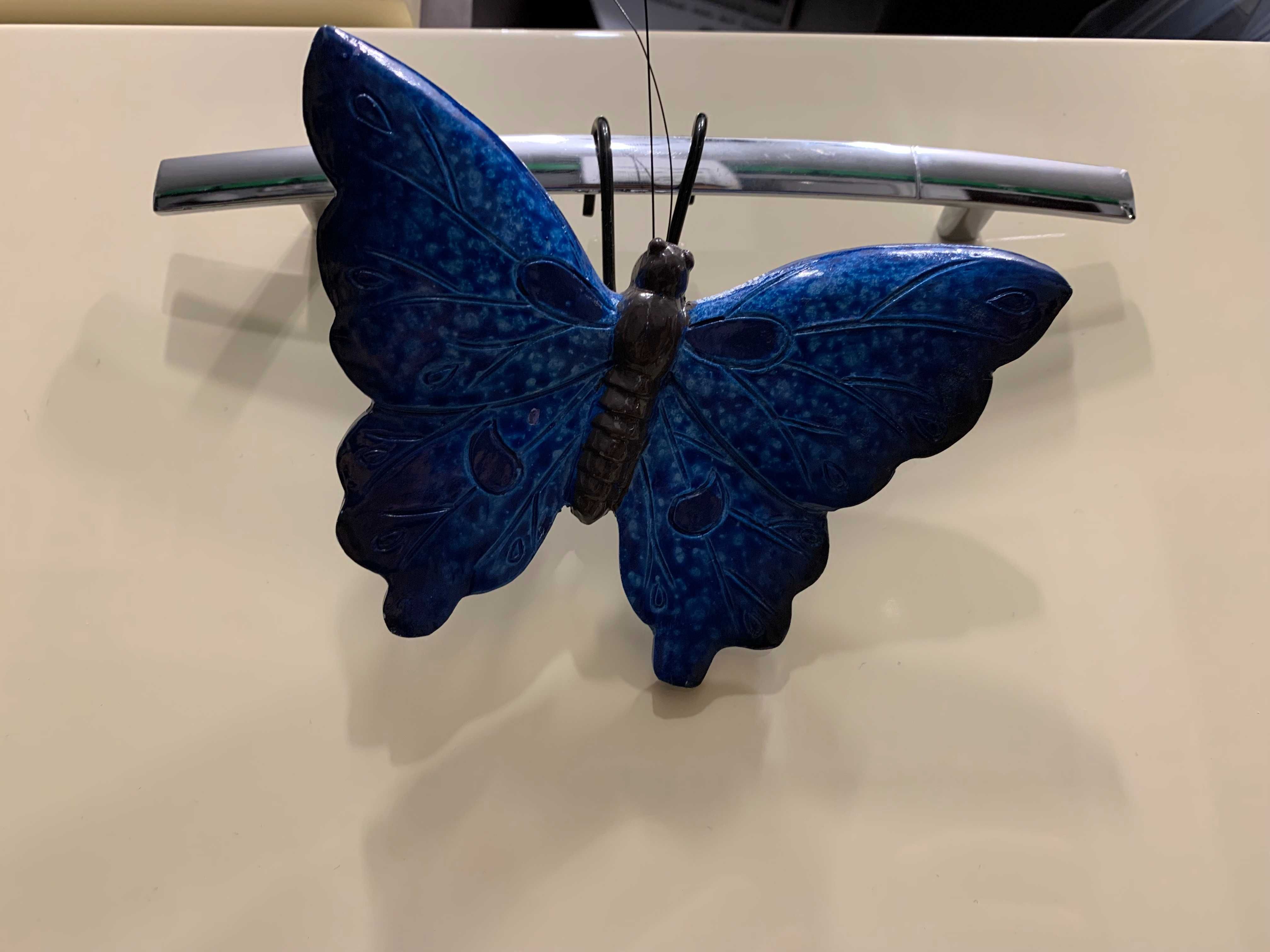 Decoratiune ceramica fluture albastru