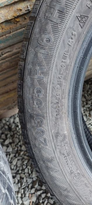 Vând cauciucuri iarna 205 55 16