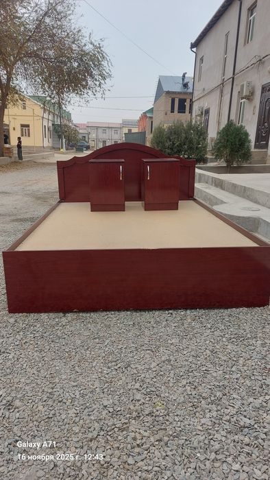 Спални иккита тумбочка билан