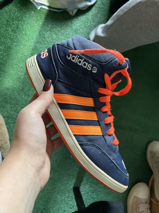 Adidasi Adidas.