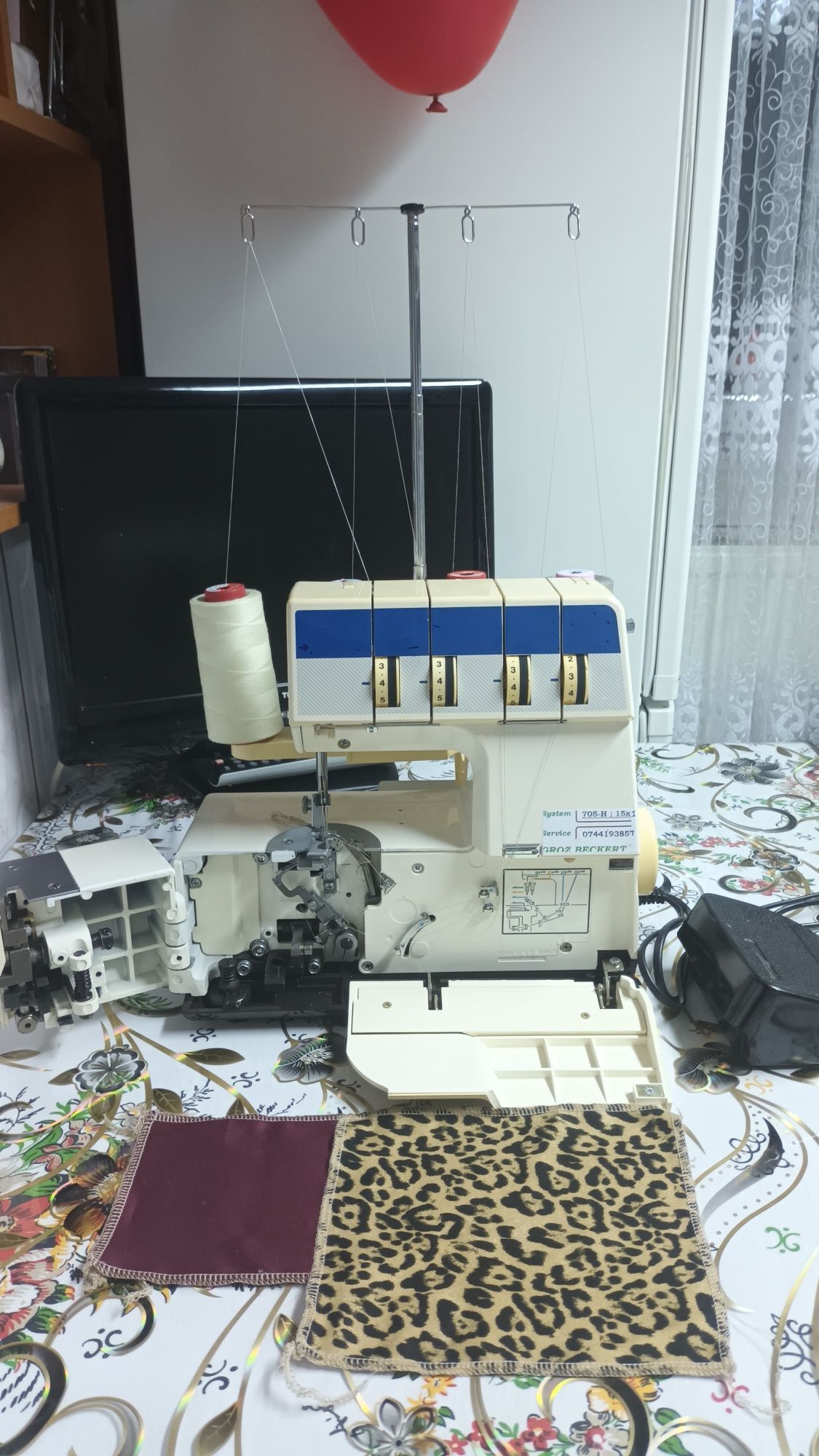 Masina de surfilat overlock cu 3 sau 4 fire BROTHER