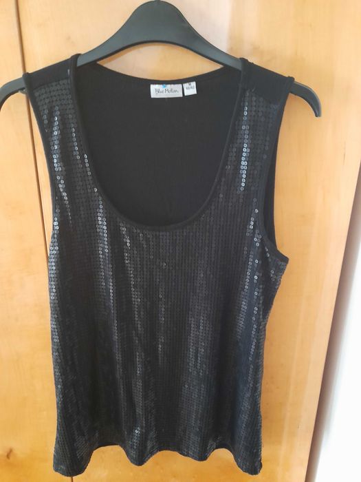 Top negru cu paiete