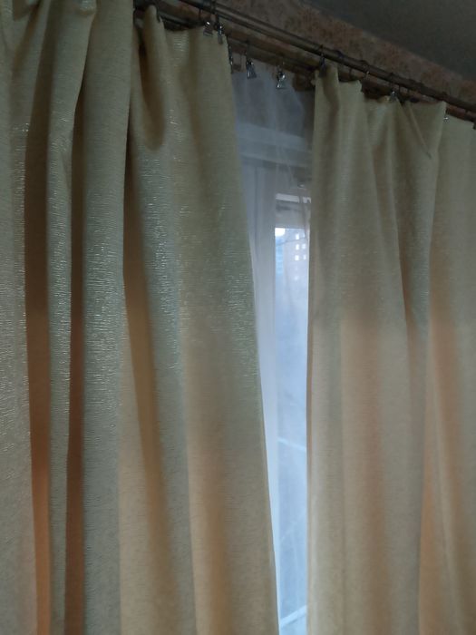 Плотные шторы с белым подкладки для  плотности.