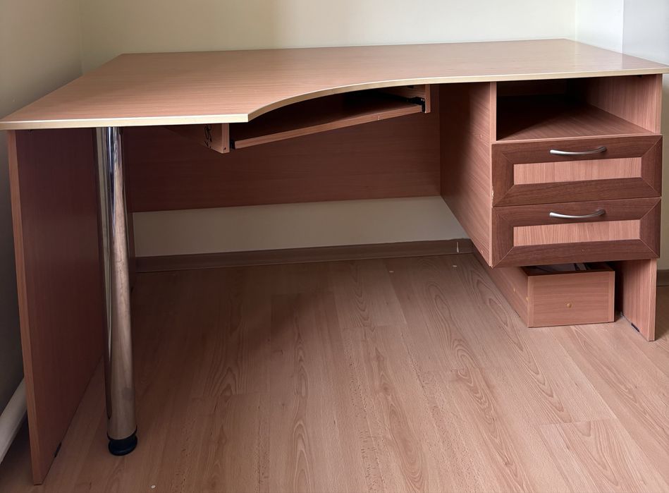 Офисный стол/рабочий стол