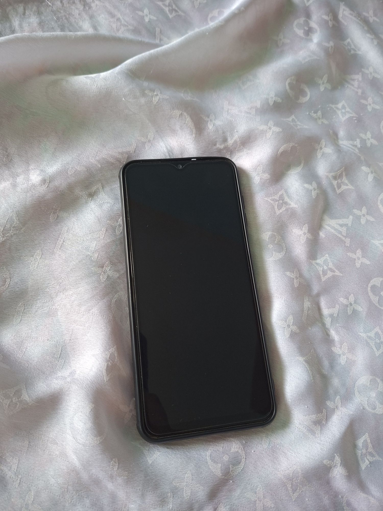 Samsung A13 holati yaxshi