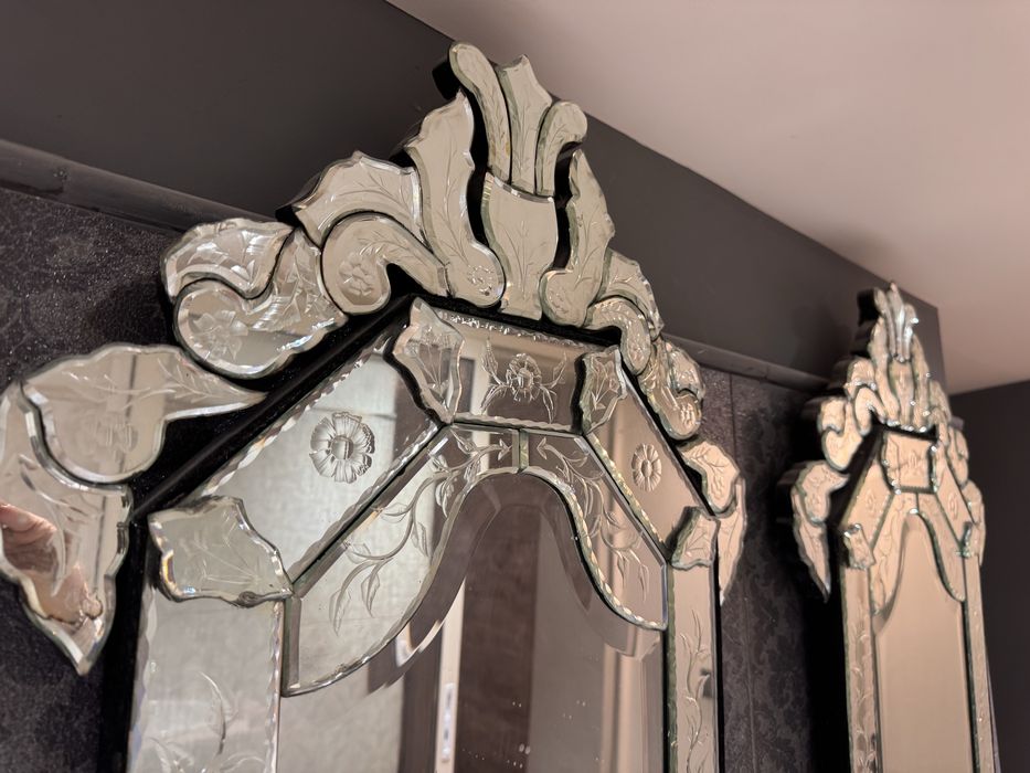 Спешно Венециански огледала