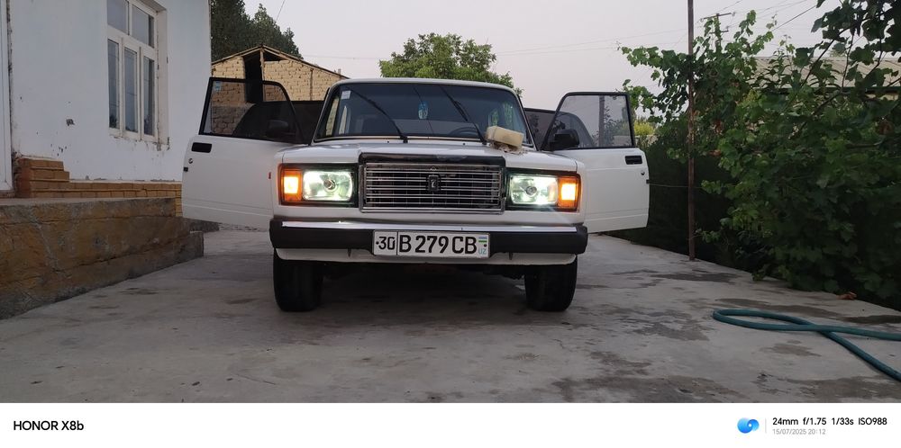 Vaz 2107  idealniy minishga tayyor moshina sotiladi.