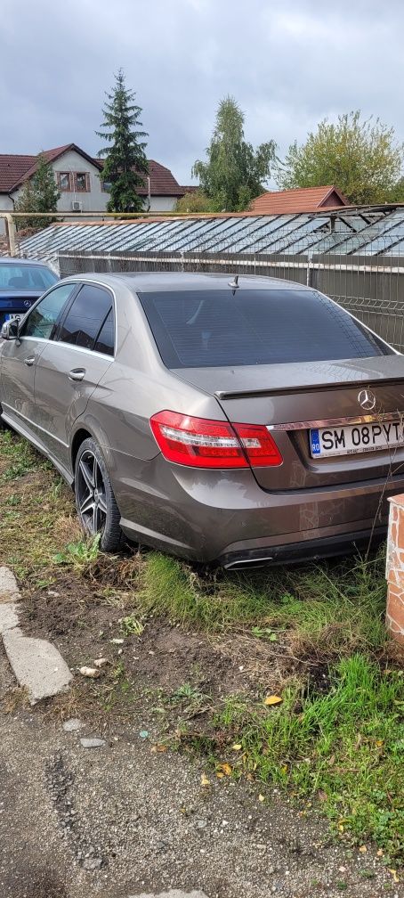 Vând Mercedes e350 4matic