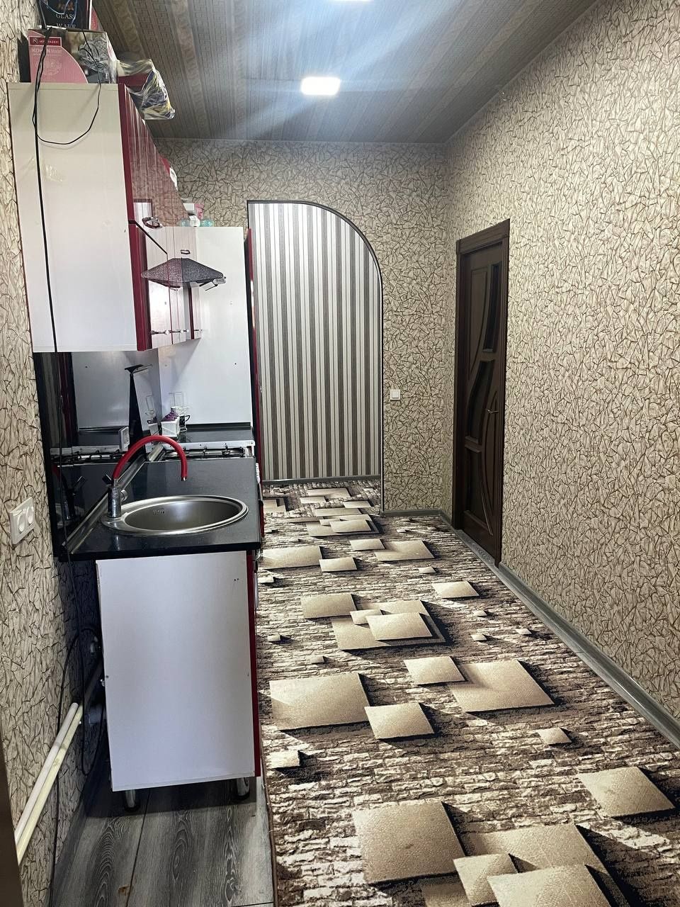 5 mikrarayon 31maktab orqasidagi 73drop bir 3etaj 3xonalik kvartira