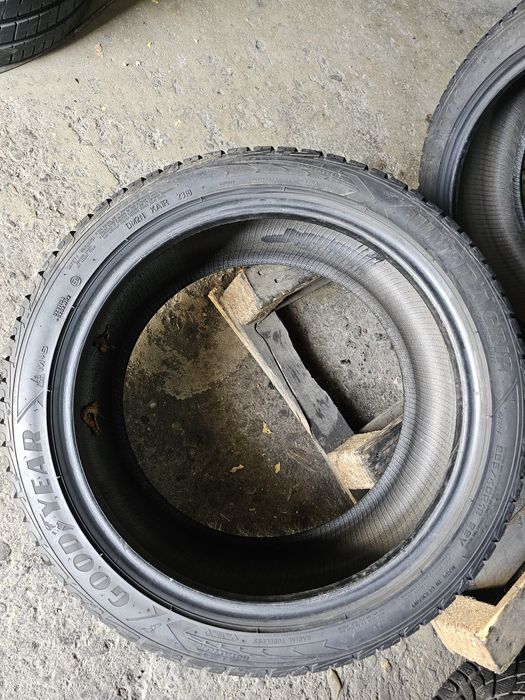 2 anvelope iarna 255 40 18 Goodyear