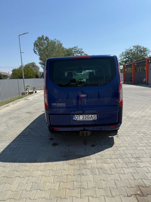 Ford Tourneo Custom 9 locuri 2.2 tdci 155 cp Piele
