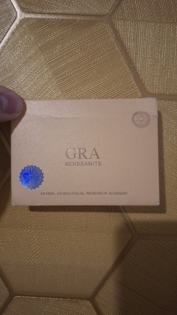 vand cercei diamant moissante 3k