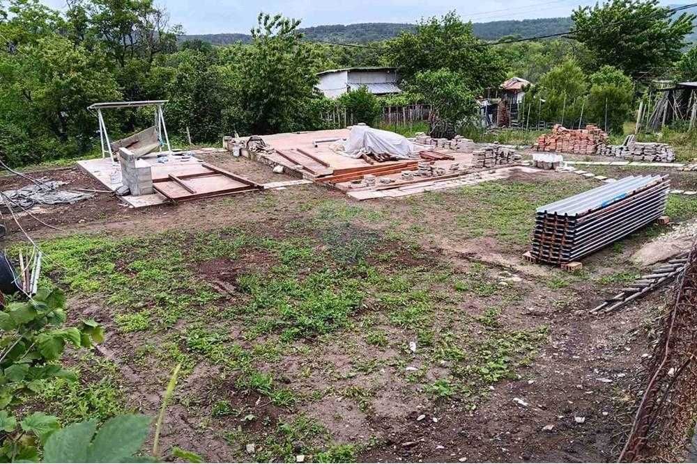 УПИ парцел с.Извор