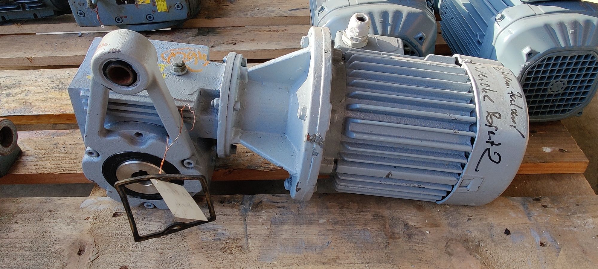 Motor electric trifazat cu reductor, 1.1kW, 53rpm, 380V