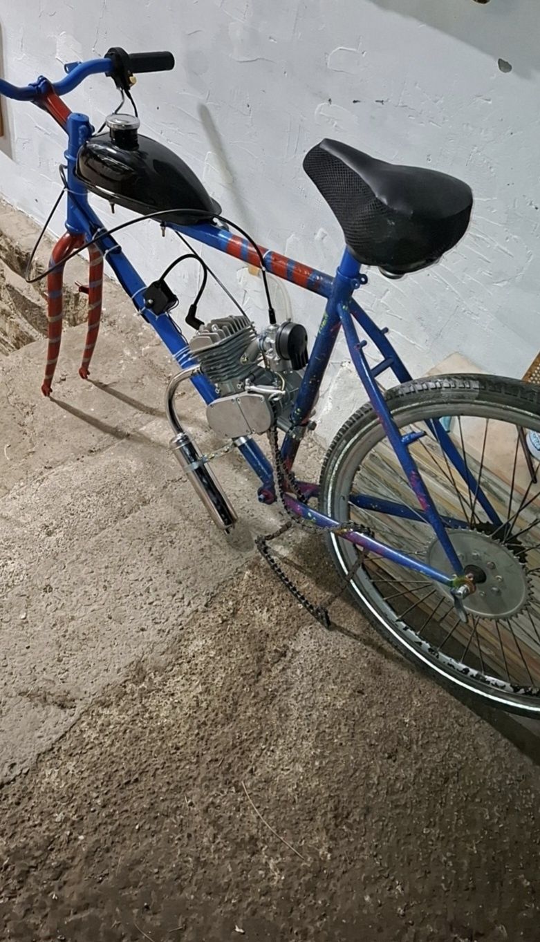 Vând schimb bicicleta cu motor