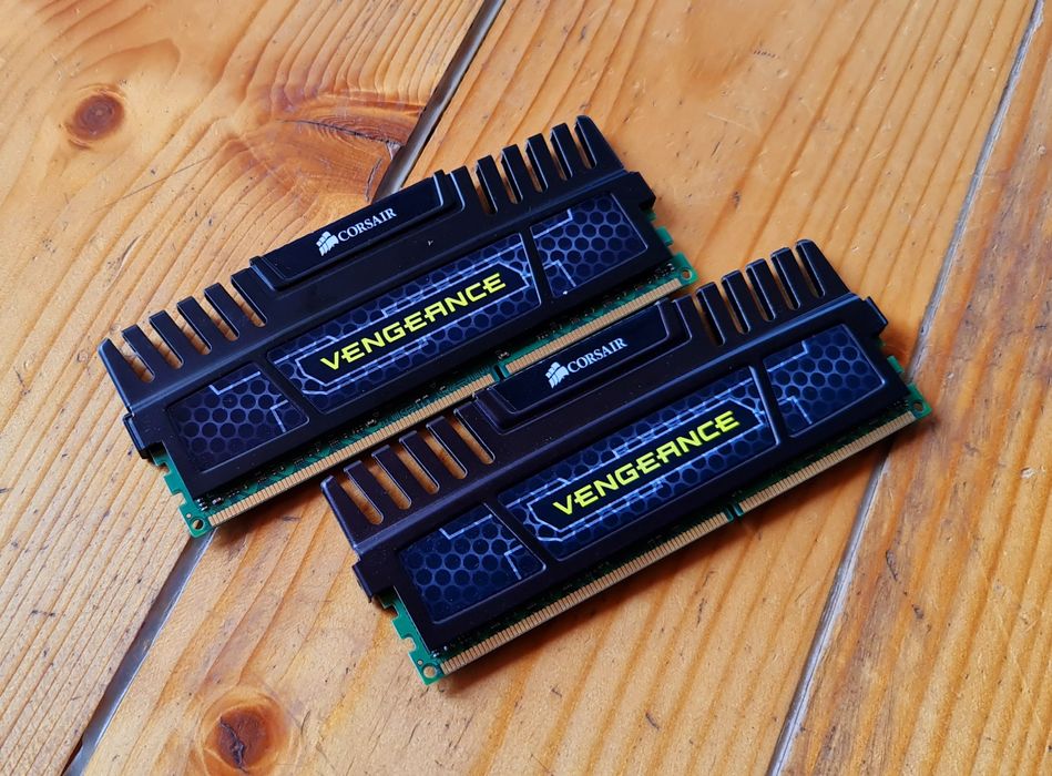 16GB RAM DDR3 1866MHz CL19 1.5v Corsair Vengeance Black