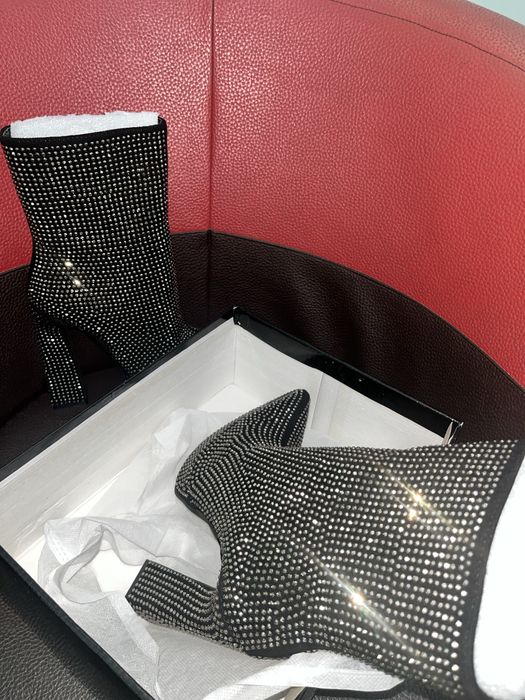 НОВИ боти с камъни