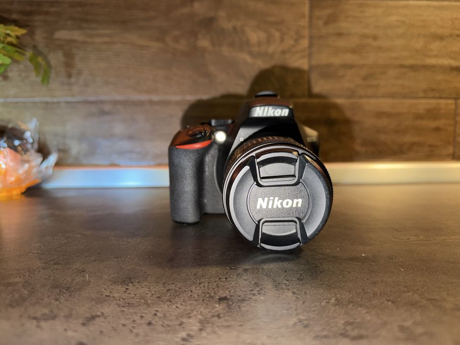 Vand Nikon d3500 + obiectiv 18-55 mm