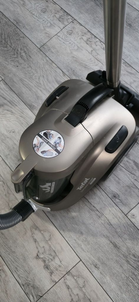 Продам пылесос Tefal