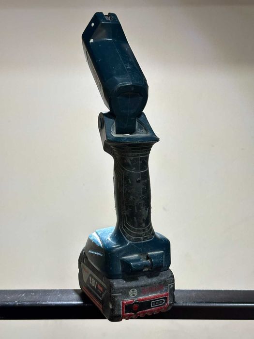 Акумулаторна лампа Bosch GLI 18V-300, 18 V с батерия 4,0Ah