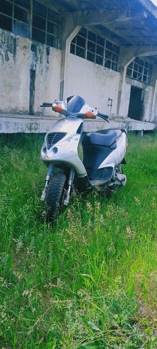 Vând scuter Piaggio NGR mc3